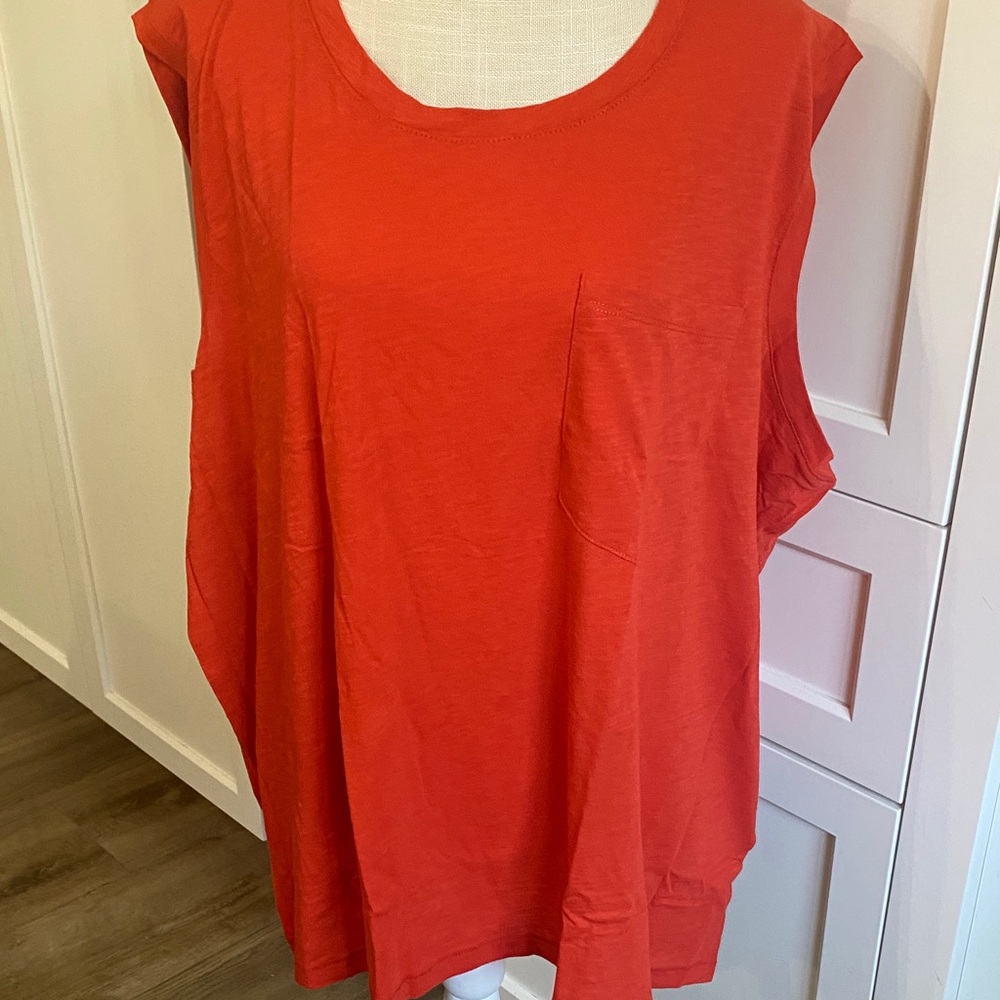 New with tag Madewell Sleeveless Red organic cotton Top pocket T-shirt 3X